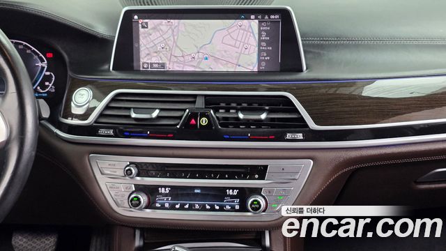 BMW 7 Series (G11) 745Le iPerformance Design Pure Excellence 2020 — фото 18