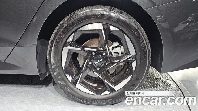 Kia K5 (III) 2.0 Prestige 2025 — фото 21