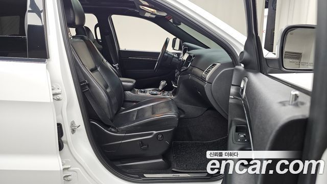 Jeep Grand Cherokee 3.6 Limited WK2 2019 — фото 11