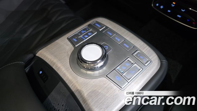 Genesis G80 (RG3) Gasoline 2.5 Turbo AWD 2025 — фото 19