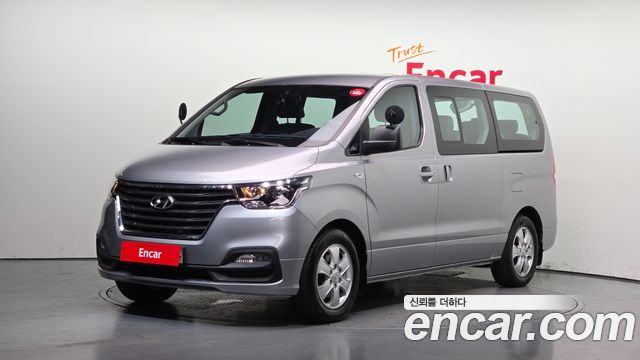 Hyundai Grand Starex Wagon 12-Seater Smart