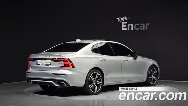 Volvo S60 (III) B5 R-Design 2022 — фото 2