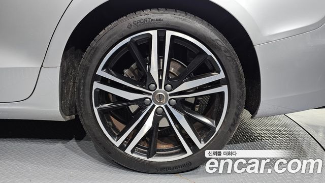 Volvo S60 (III) B5 R-Design 2022 — фото 21