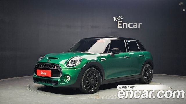 MINI Cooper S 5Door Standard 3rd 2020 — фото 11