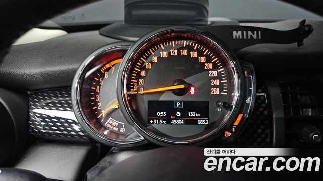 MINI Cooper S 5Door Standard 3rd 2020 — фото 8