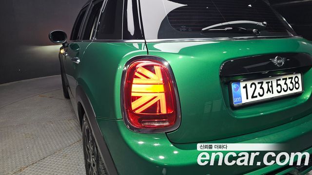 MINI Cooper S 5Door Standard 3rd 2020 — фото 25