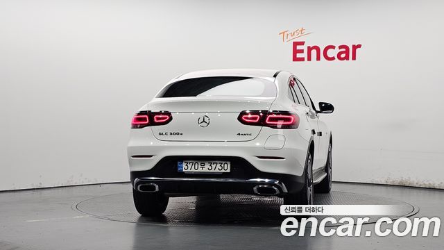 Mercedes-Benz GLC-Class (X253) GLC300e 4MATIC Coupe 2021 — фото 4