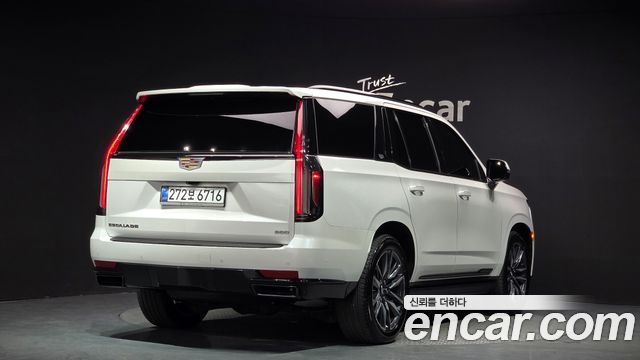 Cadillac Escalade (V) 6.2 Sports Platinum 2023 — фото 2