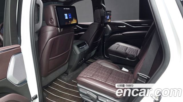 Cadillac Escalade (V) 6.2 Sports Platinum 2023 — фото 12