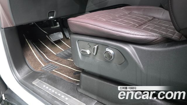 Cadillac Escalade (V) 6.2 Sports Platinum 2023 — фото 34