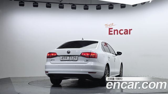 Volkswagen Jetta 2.0 TDI BlueMotion 6th 2015 — фото 4