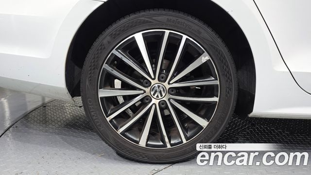 Volkswagen Jetta 2.0 TDI BlueMotion 6th 2015 — фото 5