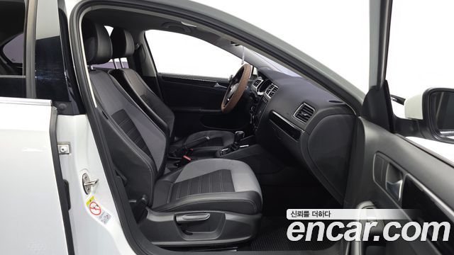 Volkswagen Jetta 2.0 TDI BlueMotion 6th 2015 — фото 12