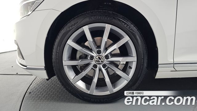 Volkswagen Passat GT (B8) 2.0 TDI Prestige 2022 — фото 5