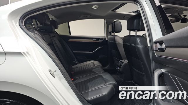 Volkswagen Passat GT (B8) 2.0 TDI Prestige 2022 — фото 11