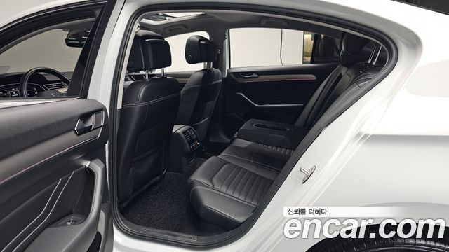 Volkswagen Passat GT (B8) 2.0 TDI Prestige 2022 — фото 12