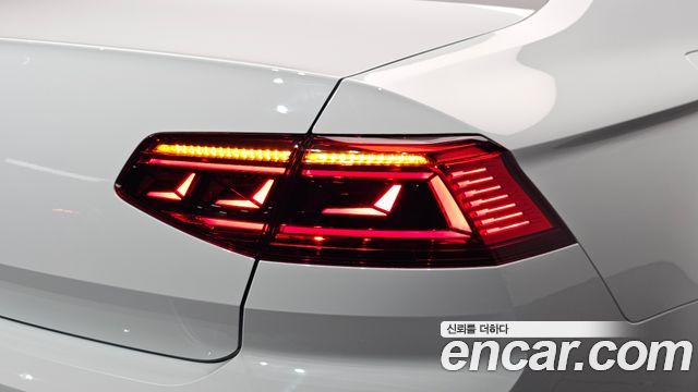 Volkswagen Passat GT (B8) 2.0 TDI Prestige 2022 — фото 23