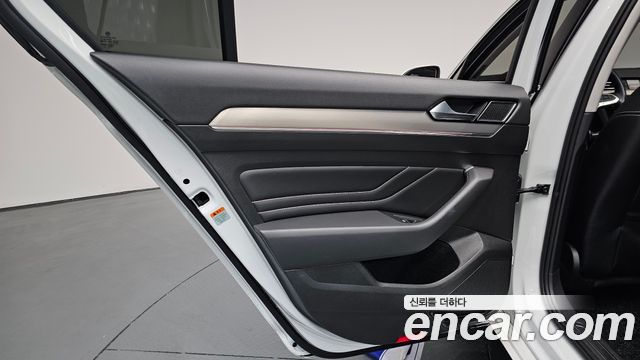 Volkswagen Passat GT (B8) 2.0 TDI Prestige 2022 — фото 25