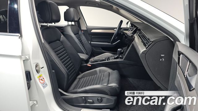 Volkswagen Passat GT (B8) 2.0 TDI Prestige 2022 — фото 26