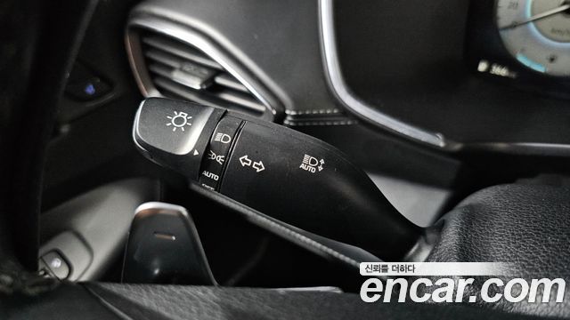 Hyundai Santa Fe Diesel 2.2 2WD Prestige 2021 — фото 30
