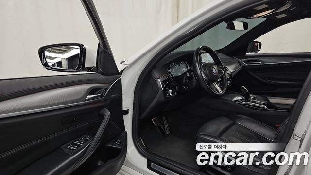 BMW 5 Series (G30) 520d xDrive M Sport Package Plus 2018 — фото 10