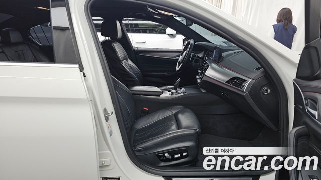 BMW 5 Series (G30) 520d xDrive M Sport Package Plus 2018 — фото 15