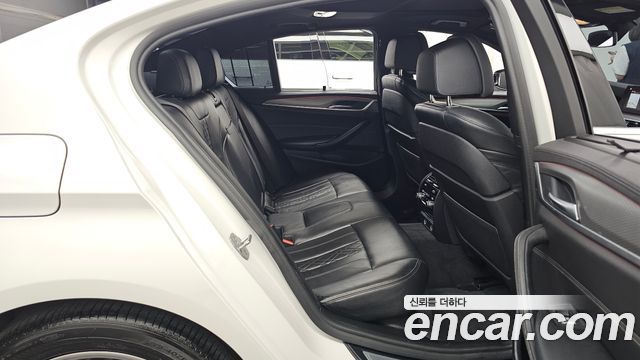 BMW 5 Series (G30) 520d xDrive M Sport Package Plus 2018 — фото 16