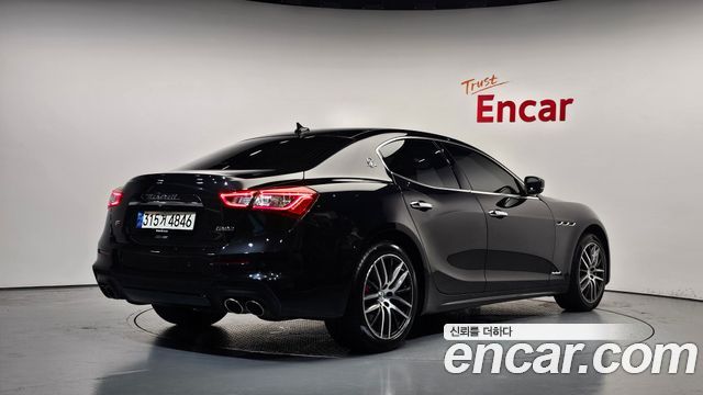 Maserati Ghibli 3.0 GranSport 3rd 2020 — фото 2