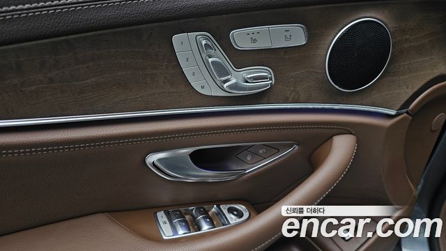 Mercedes-Benz E-Class (W213) E220d 4MATIC Exclusive 2019 — фото 24