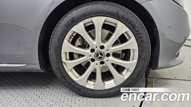 Mercedes-Benz E-Class (W213) E220d 4MATIC Exclusive 2019 — фото 27