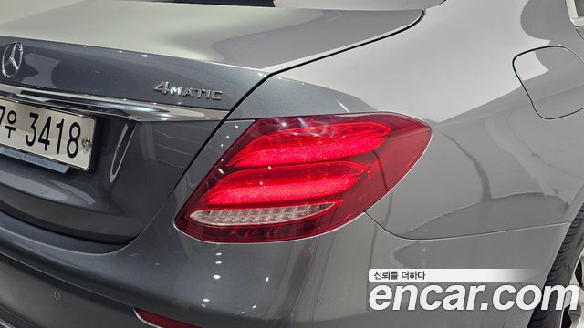 Mercedes-Benz E-Class (W213) E220d 4MATIC Exclusive 2019 — фото 29