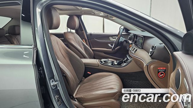 Mercedes-Benz E-Class (W213) E220d 4MATIC Exclusive 2019 — фото 32