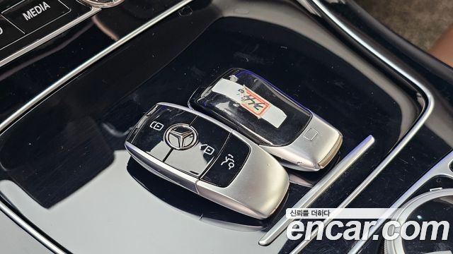 Mercedes-Benz E-Class (W213) E220d 4MATIC Exclusive 2019 — фото 33
