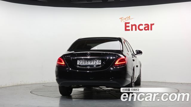 Mercedes-Benz C-Class (W205) C200 2019 — фото 4
