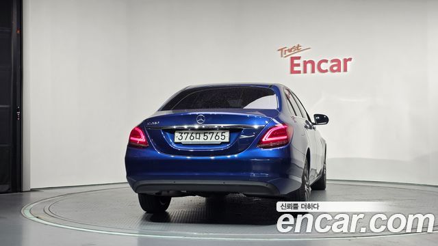 Mercedes-Benz C-Class (W205) C200 2019 — фото 4