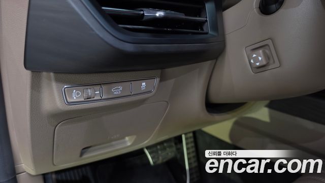 Kia K8 2.5 Gasoline 2WD Signature 2023 — фото 20