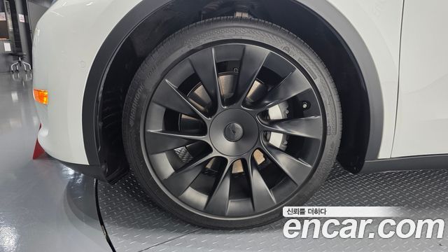 Tesla Model Y Long Range AWD 2021 — фото 5