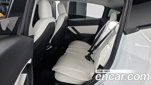 Tesla Model Y Long Range AWD 2021 — фото 12