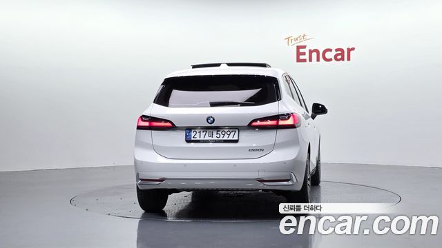 BMW 2 Series Active Tourer (U06) 220i Luxury 2025 — фото 4