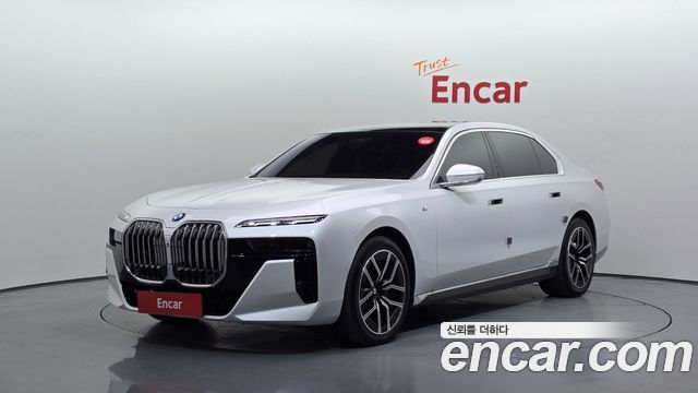 BMW 7 Series (G70) 740i xDrive M Sport