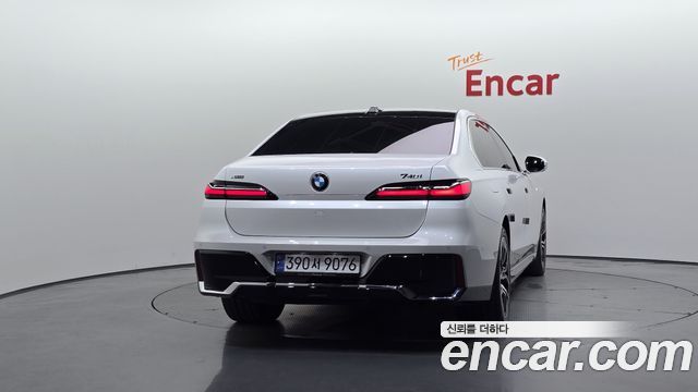 BMW 7 Series (G70) 740i xDrive M Sport 2024 — фото 4