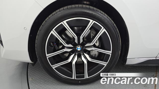 BMW 7 Series (G70) 740i xDrive M Sport 2024 — фото 5