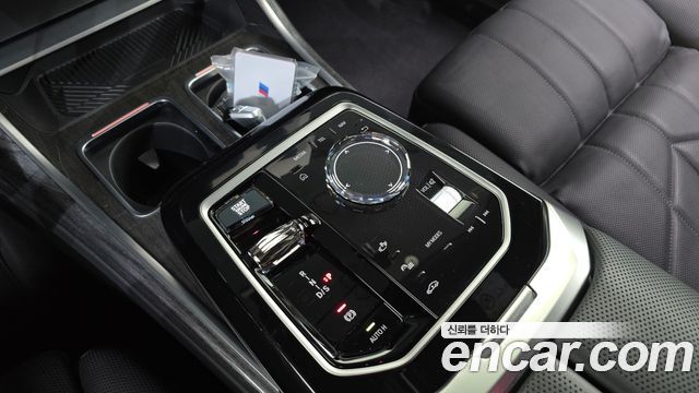 BMW 7 Series (G70) 740i xDrive M Sport 2024 — фото 9
