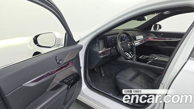 BMW 7 Series (G70) 740i xDrive M Sport 2024 — фото 10