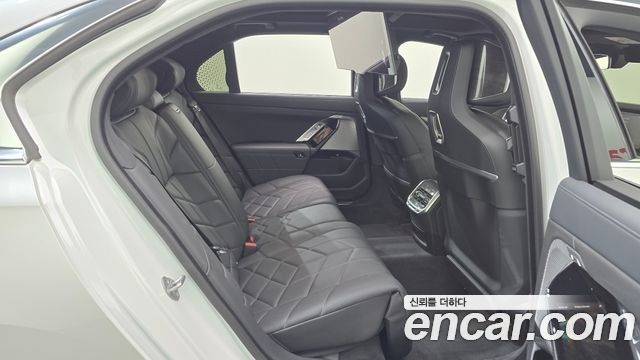 BMW 7 Series (G70) 740i xDrive M Sport 2024 — фото 11