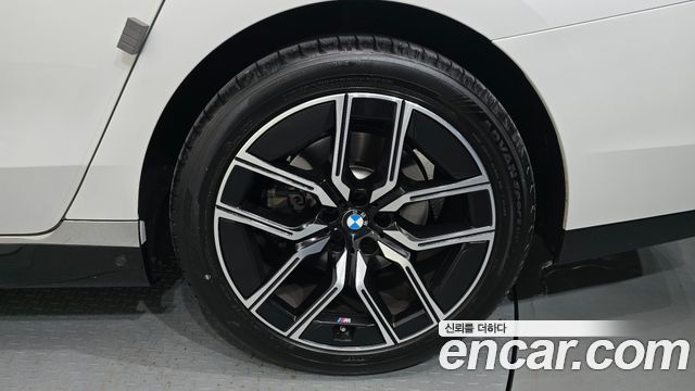 BMW 7 Series (G70) 740i xDrive M Sport 2024 — фото 21