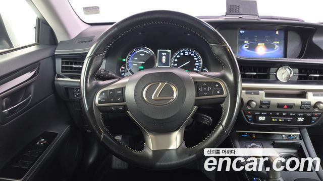 Lexus ES300h premium XV60 2017 — фото 12