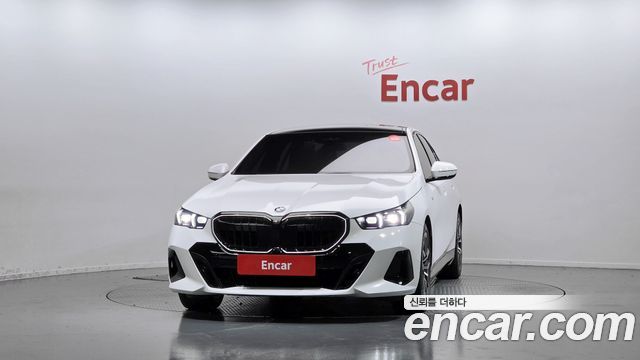 BMW 5 Series (G60) 520i Special Edition 2024 — фото 3