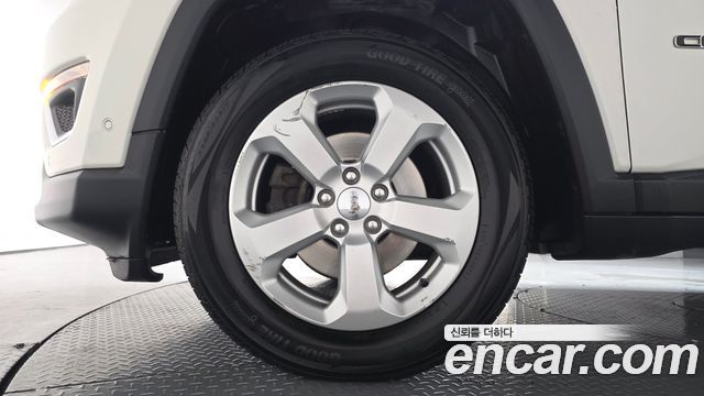 Jeep Compass (II) 2.4 limited 2WD 2021 — фото 5