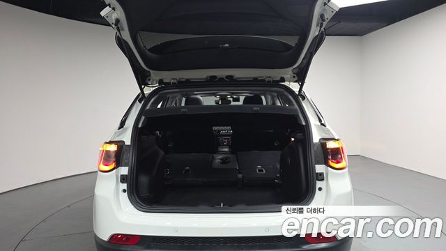 Jeep Compass (II) 2.4 limited 2WD 2021 — фото 20